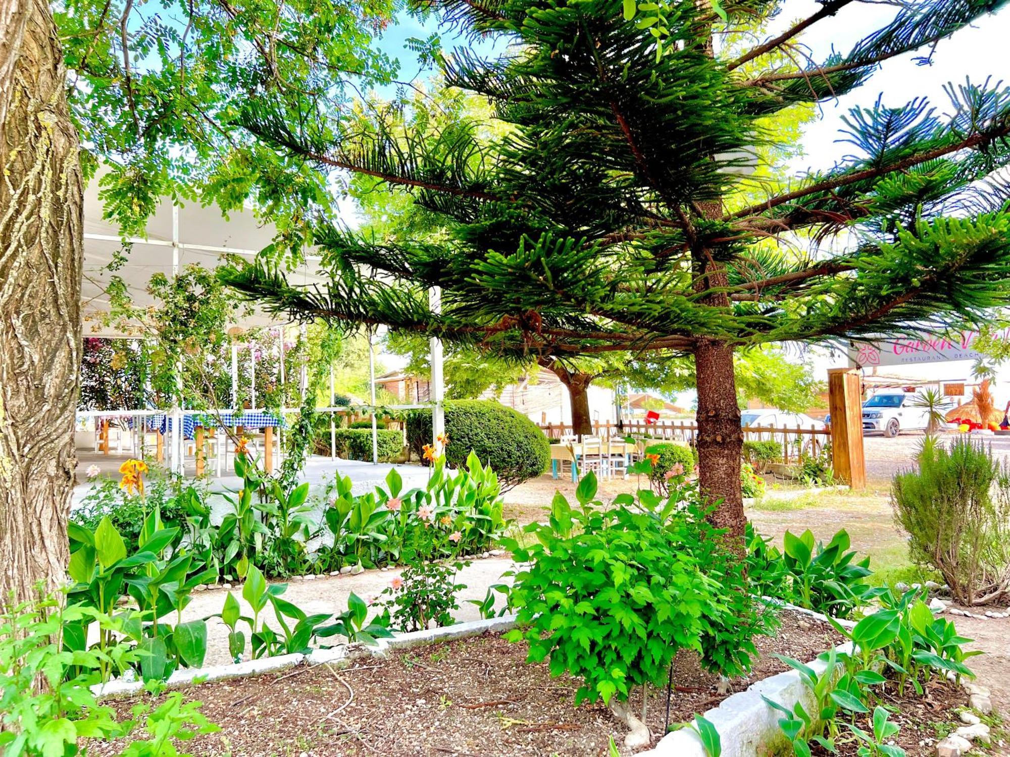 Garden Villa Naza Piqeras Exterior foto